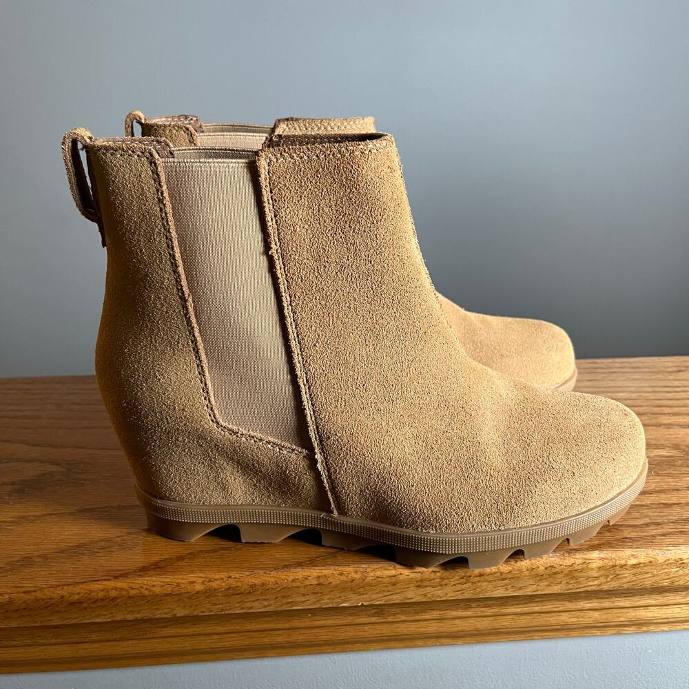 Sorel Kids Tan Suede Wedge Chelsea Boots